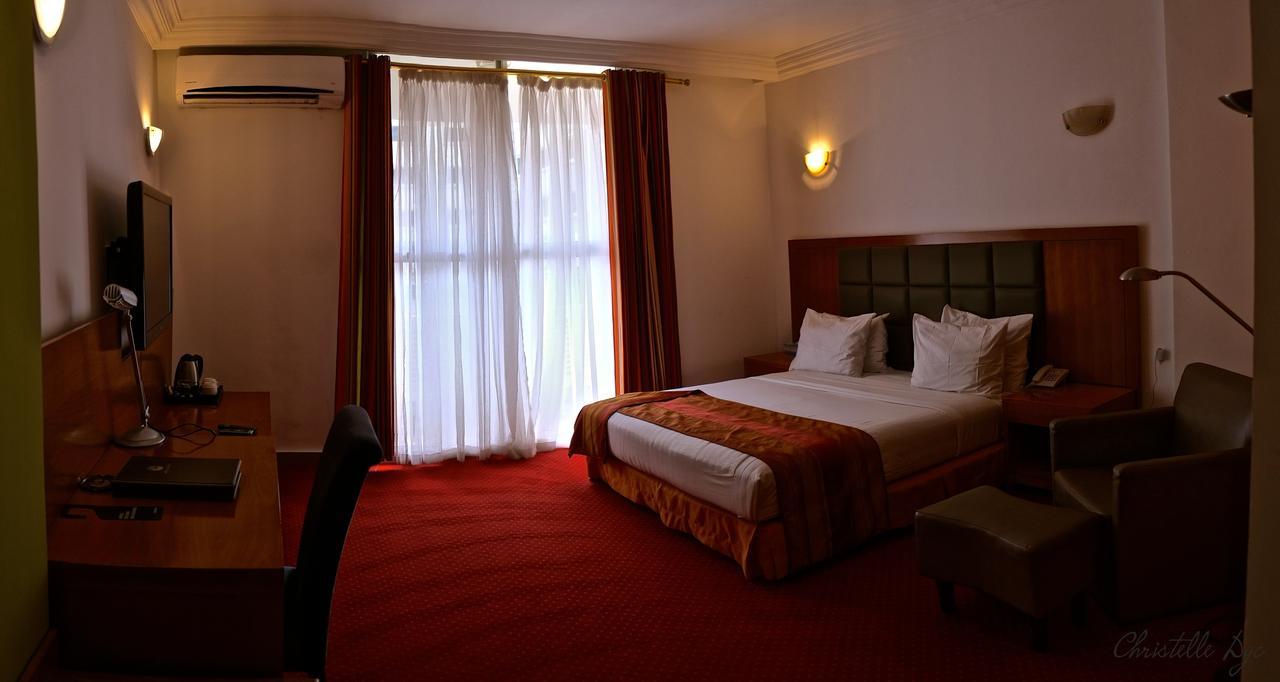 Leon Hotel Kinshasa Eksteriør billede