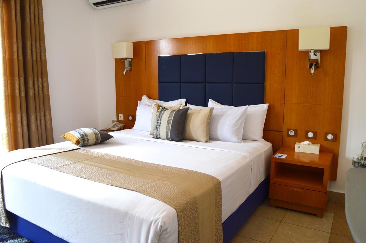 Leon Hotel Kinshasa Eksteriør billede