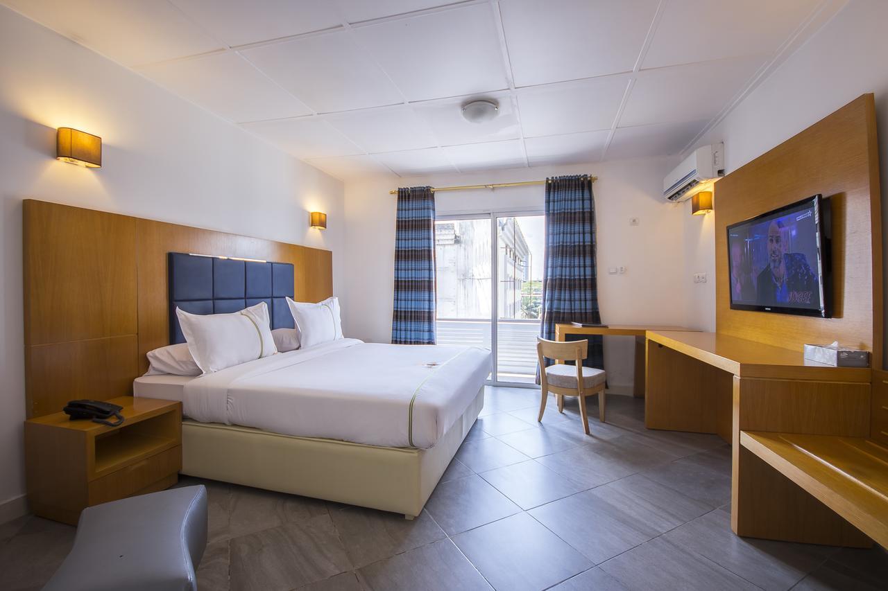 Leon Hotel Kinshasa Eksteriør billede