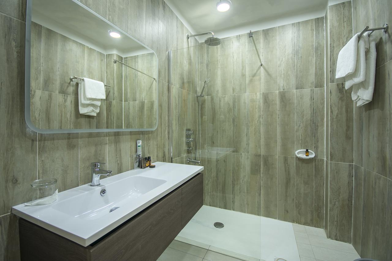 Leon Hotel Kinshasa Eksteriør billede